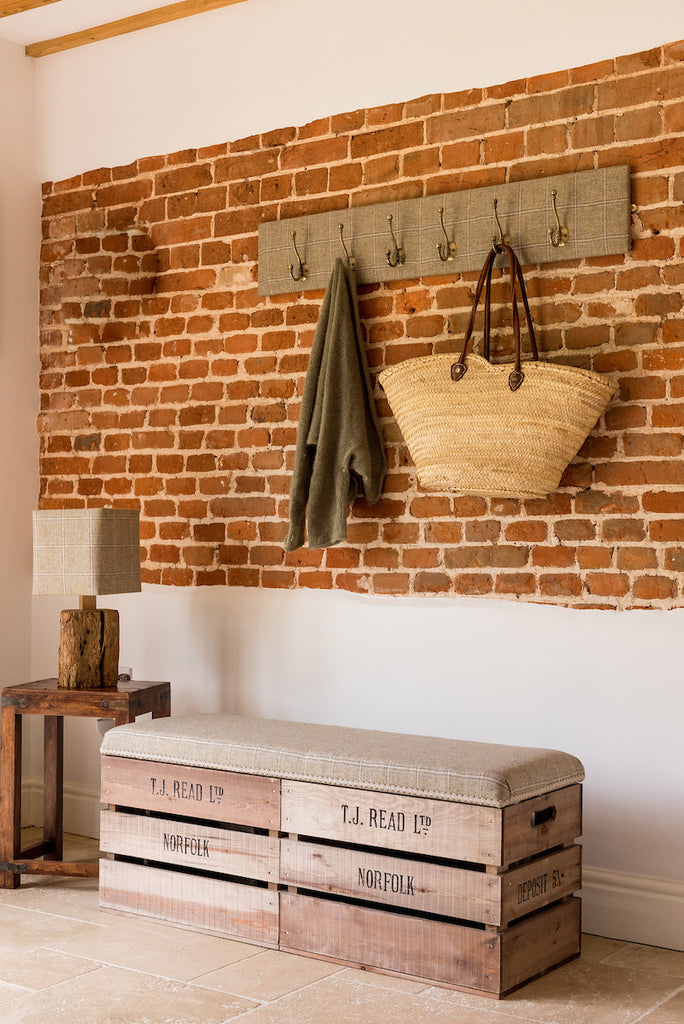 HOW TO SPRUCE UP YOUR HALLWAY THIS SPRING.