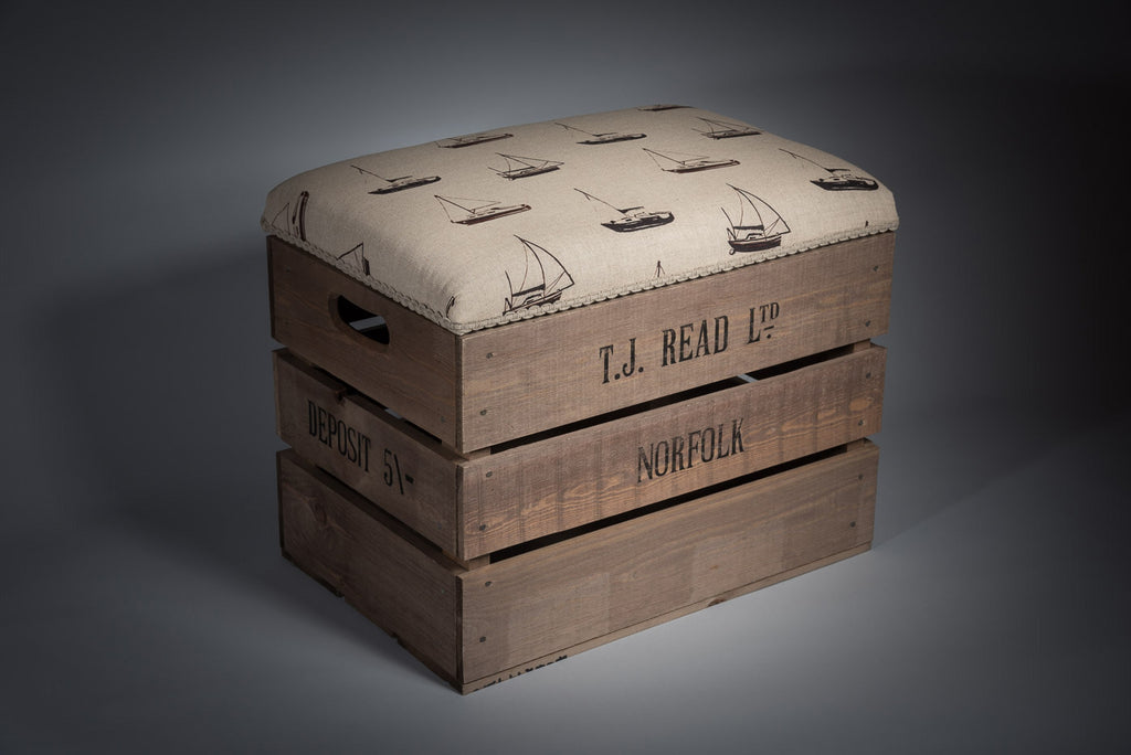 Sailing boats storage stool